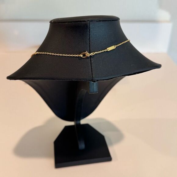 Elegant Gold and Green Clover Necklace - Picture 2 of 5